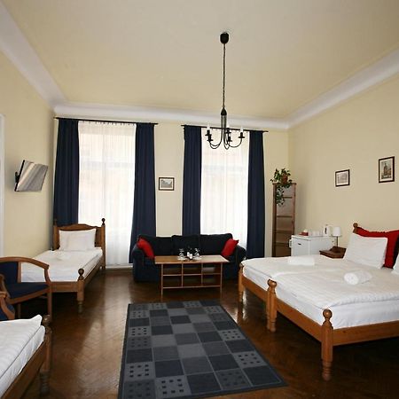 Merlin Hotel Praha Bagian luar foto