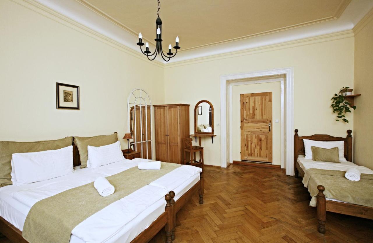 Merlin Hotel Praha Bagian luar foto